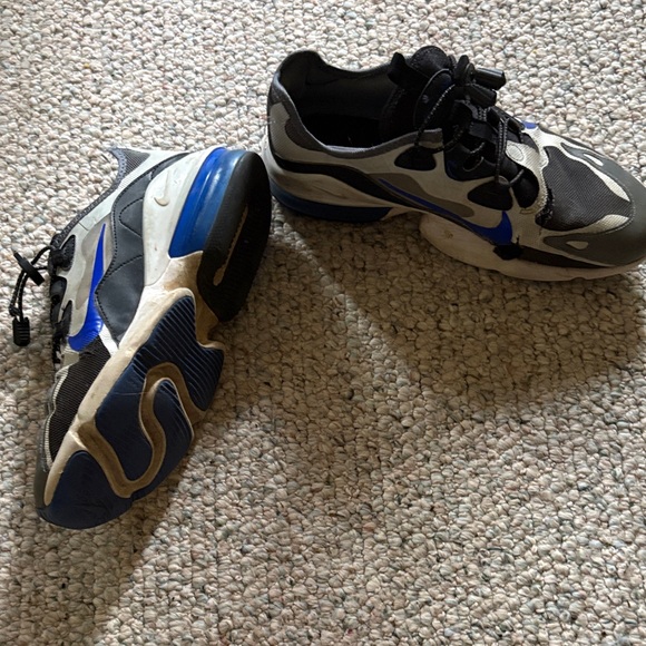 Nike Men's Black and Blue Sneakers - Picture 4 of 4